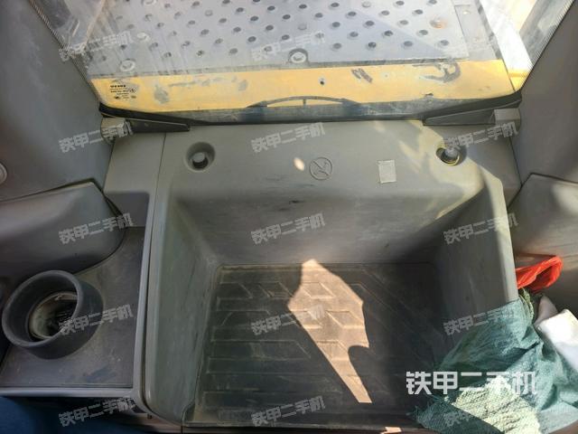 座椅后部(駕駛室部分) 座椅后部(駕駛室部分)