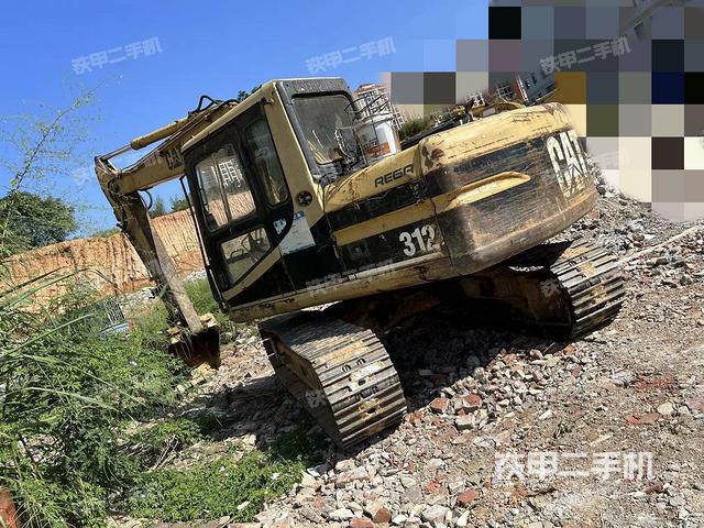 驾驶室整体(整机外观) 驾驶室整体(整机外观)