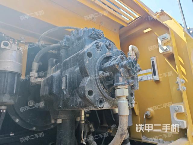 液壓泵斜45?左(大件艙室) 液壓泵斜45?左(大件艙室)