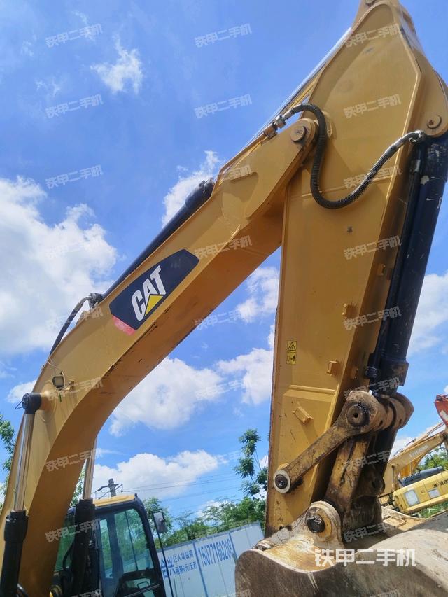 大臂整體?右側(cè)(工作和回轉(zhuǎn)裝置) 大臂整體?右側(cè)(工作和回轉(zhuǎn)裝置)