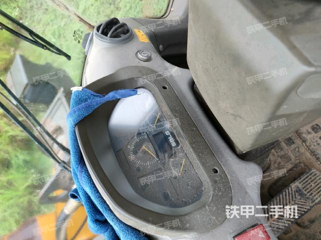 小時(shí)表里程數(shù)(駕駛室部分) 小時(shí)表里程數(shù)(駕駛室部分)