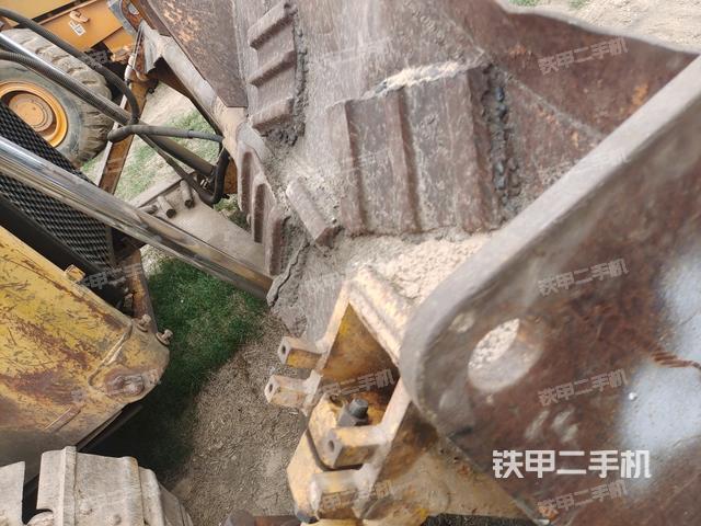 左驅(qū)動(dòng)輪（推土機(jī)底盤及工作裝置）