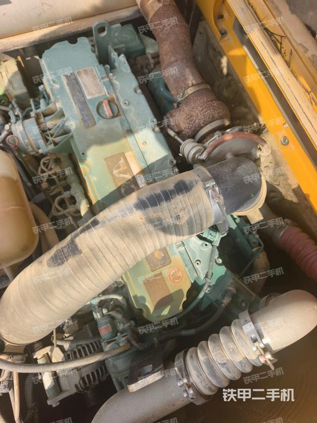 氣門室蓋螺絲特寫(上車部件) 氣門室蓋螺絲特寫(上車部件)