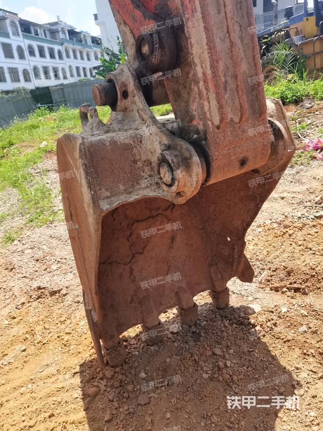 铲斗右后整体（工作和回转装置）