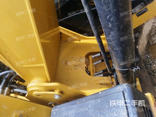 大臂根部 斜视(工作和回转装置) 大臂根部 斜视(工作和回转装置)