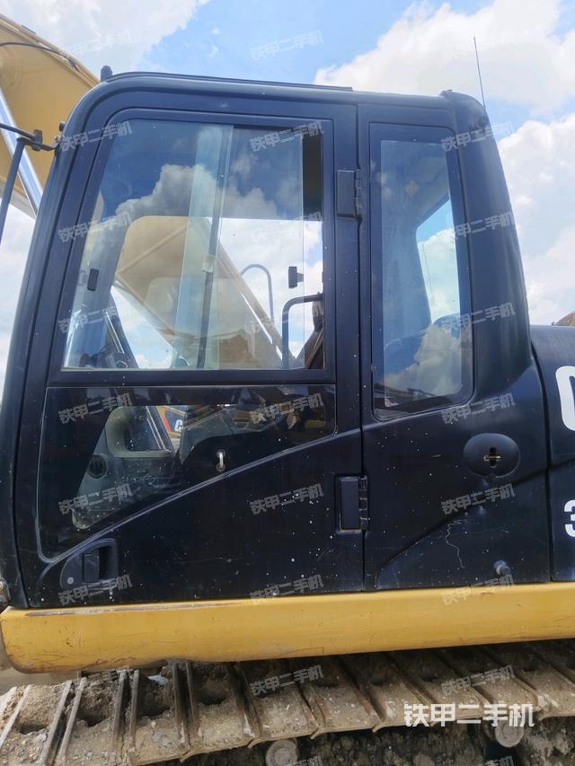 驾驶室正侧(驾驶室部分) 驾驶室正侧(驾驶室部分)