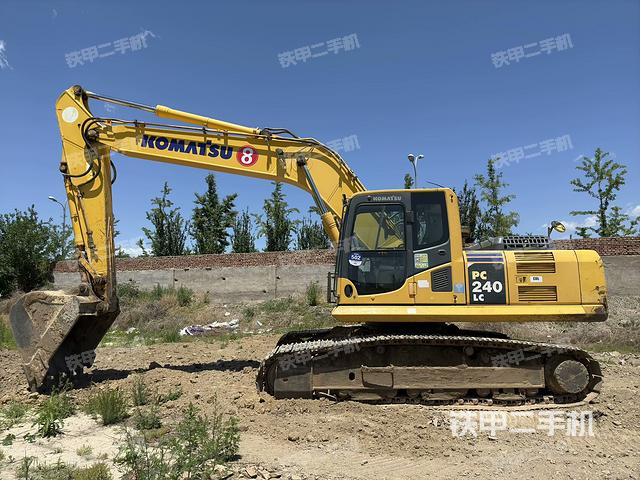 小松PC240LC-8M0挖掘機(jī)