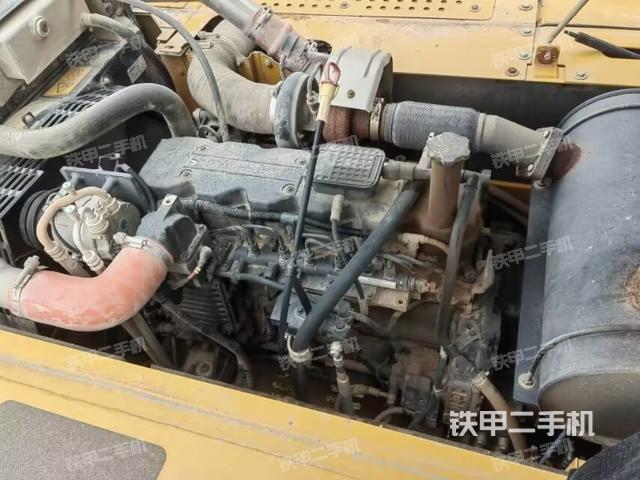 气门室盖螺丝特写(上车部件) 气门室盖螺丝特写(上车部件)