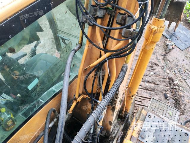 大臂背部俯視（工作和回轉裝置）