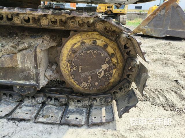 左驱动轮(行走机构) 左驱动轮(行走机构)