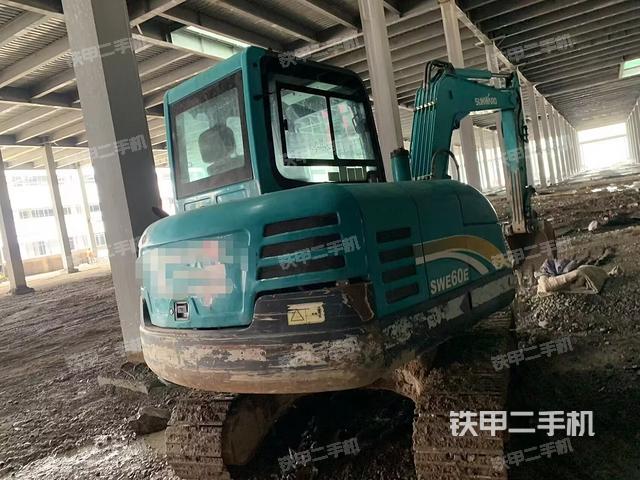 整机右后45°(整机外观) 整机右后45°(整机外观)