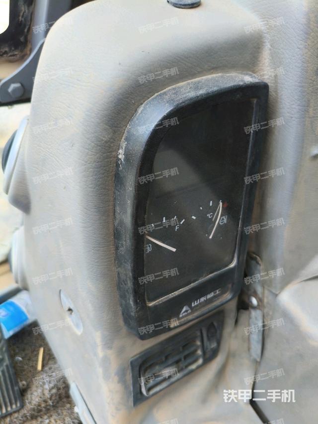 显示屏 (驾驶室部分) 显示屏 (驾驶室部分)