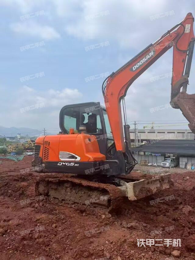 整機(jī)右后45°(整機(jī)外觀) 整機(jī)右后45°(整機(jī)外觀)