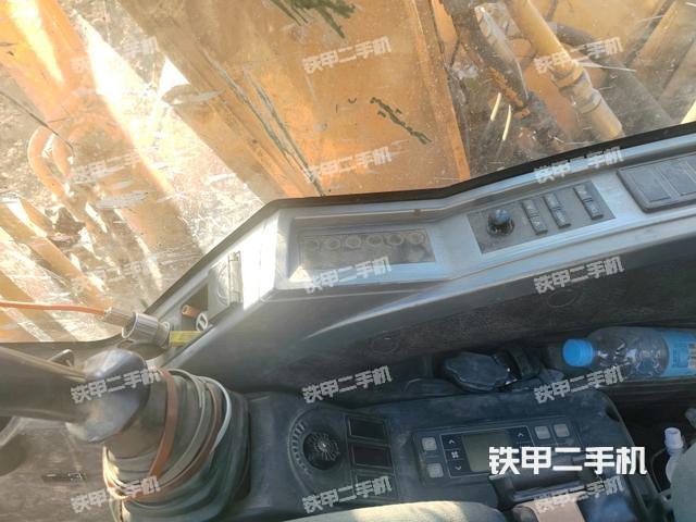 座椅右側控制臺/鑰匙門/油門/含右手柄（駕駛室部分）