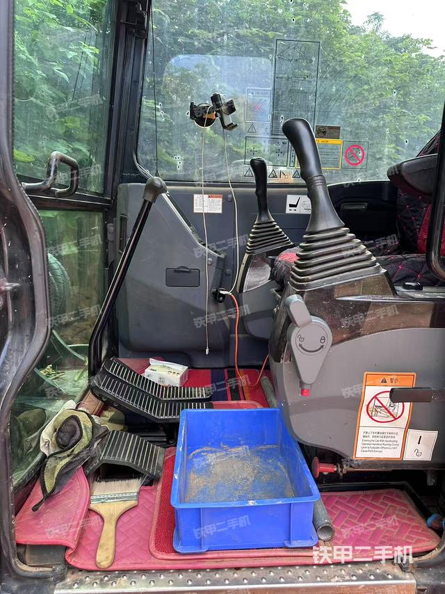 發(fā)動(dòng)機(jī)整體俯視(整機(jī)外觀) 發(fā)動(dòng)機(jī)整體俯視(整機(jī)外觀)