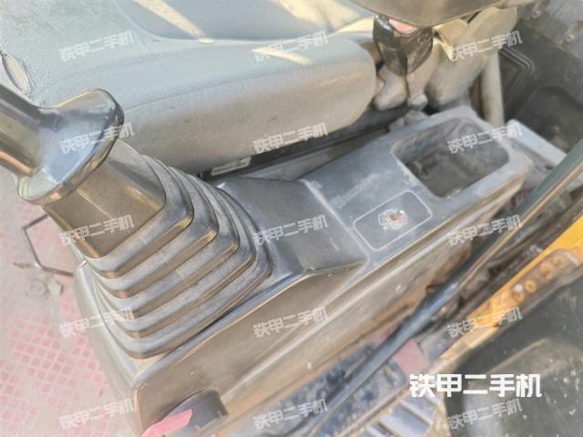 座椅左側控制臺/音響/含左手柄（駕駛室部分）