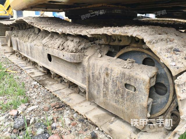 右側(cè)履帶整體(行走機(jī)構(gòu)) 右側(cè)履帶整體(行走機(jī)構(gòu))