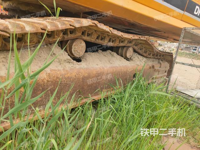 左側(cè)履帶整體?(行走機(jī)構(gòu)) 左側(cè)履帶整體?(行走機(jī)構(gòu))