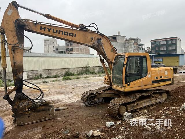 現(xiàn)代R225LC-7挖掘機(jī)
