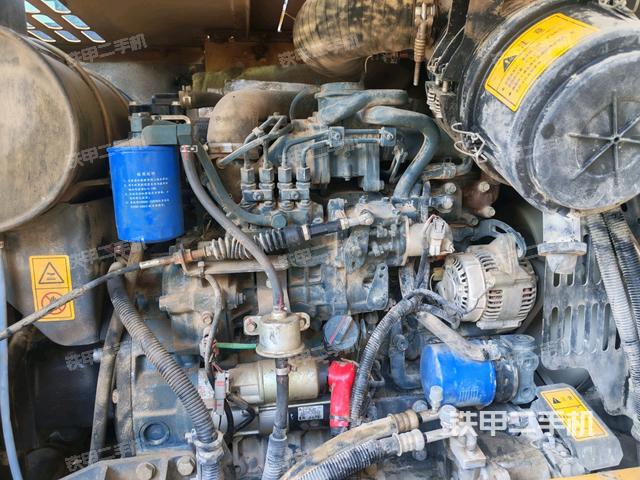 发动机室（上车部件）