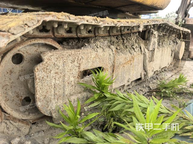 左側(cè)履帶整體?(行走機(jī)構(gòu)) 左側(cè)履帶整體?(行走機(jī)構(gòu))