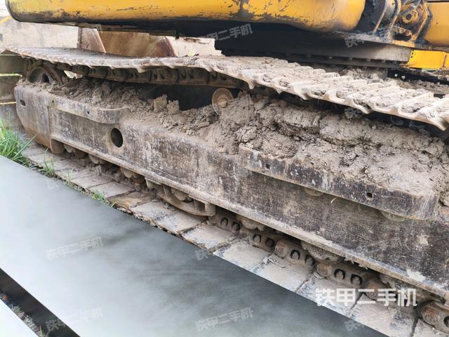 左側(cè)履帶整體?(行走機(jī)構(gòu)) 左側(cè)履帶整體?(行走機(jī)構(gòu))