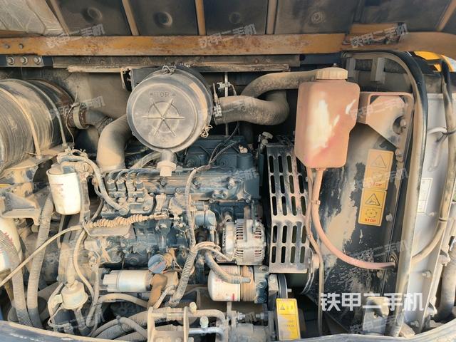 发动机整体俯视(整机外观) 发动机整体俯视(整机外观)