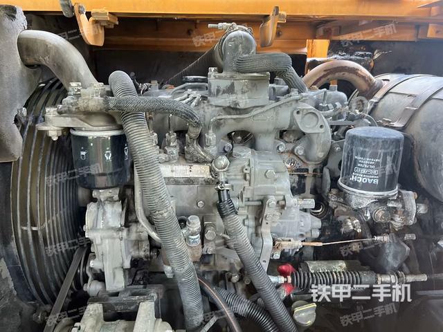 发动机整体俯视(整机外观) 发动机整体俯视(整机外观)