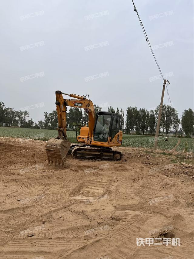 駕駛室整體(整機外觀) 駕駛室整體(整機外觀)