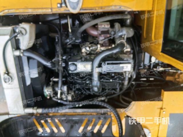 发动机整体俯视(整机外观) 发动机整体俯视(整机外观)