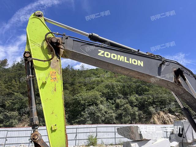 大臂整体 右侧(工作和回转装置) 大臂整体 右侧(工作和回转装置)