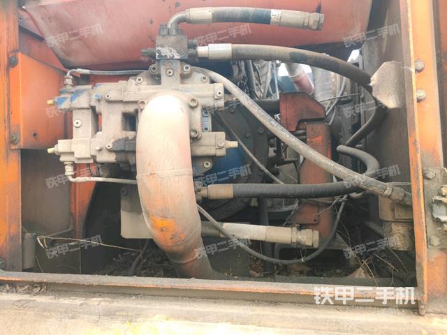 液壓泵斜45?左(大件艙室) 液壓泵斜45?左(大件艙室)
