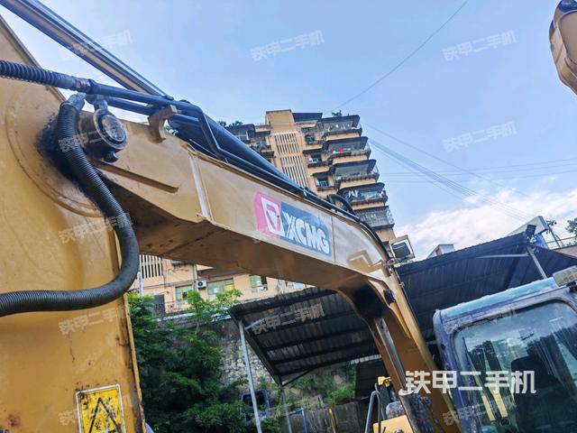 转盘和下车架正前（工作和回转装置）