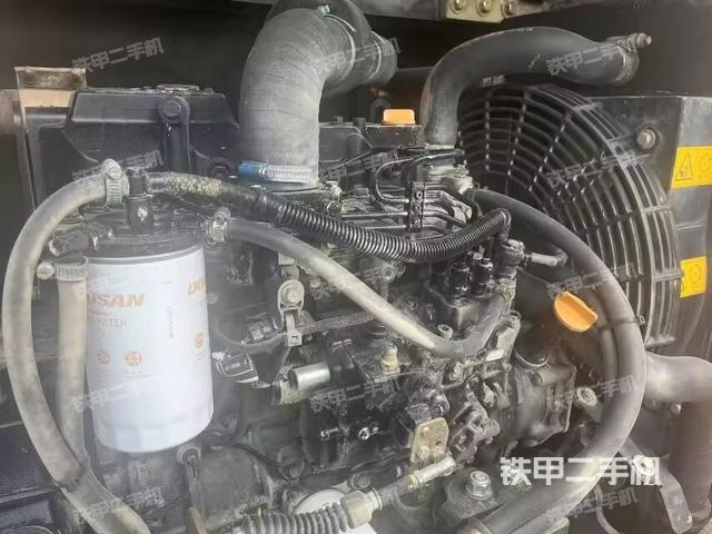 發(fā)動(dòng)機(jī)整體俯視(整機(jī)外觀) 發(fā)動(dòng)機(jī)整體俯視(整機(jī)外觀)