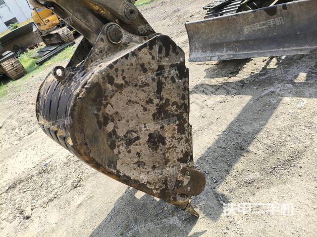 铲斗45度(工作和回转装置) 铲斗45度(工作和回转装置)