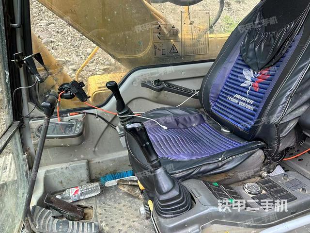 驾驶室整体(整机外观) 驾驶室整体(整机外观)