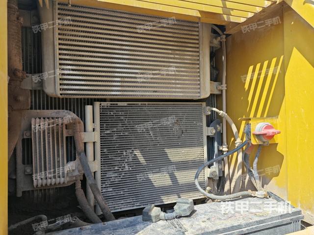 散热器正面(大件舱室) 散热器正面(大件舱室)