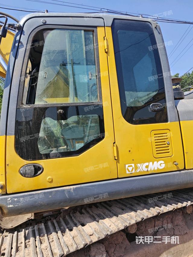 驾驶室正侧(驾驶室部分) 驾驶室正侧(驾驶室部分)