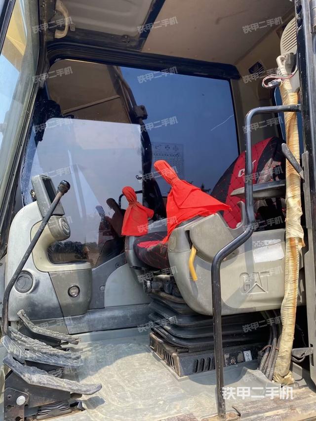 驾驶室整体(整机外观) 驾驶室整体(整机外观)