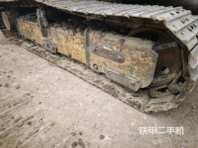 单侧履带整体(整机外观) 单侧履带整体(整机外观)