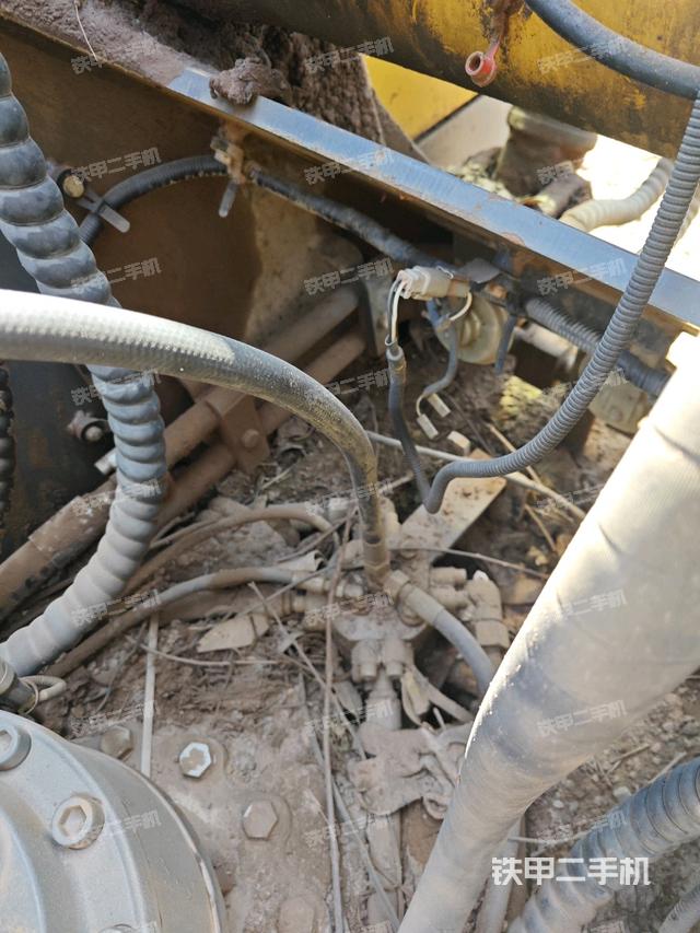 中央回转接头特写(上车部件) 中央回转接头特写(上车部件)