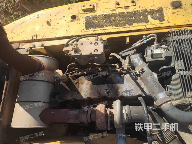 发动机整体俯视(整机外观) 发动机整体俯视(整机外观)