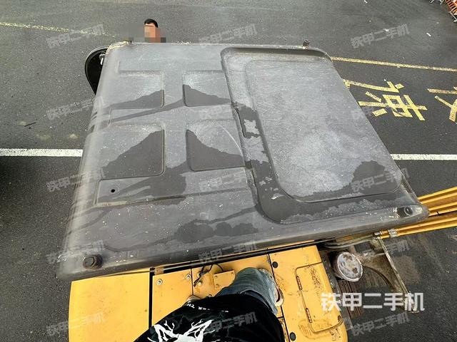 駕駛室頂部(整機外觀) 駕駛室頂部(整機外觀)