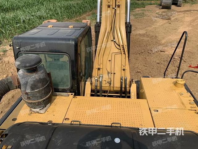 駕駛室頂部（整機(jī)外觀）