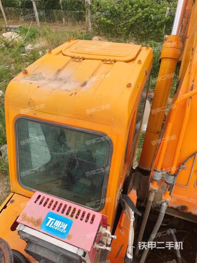駕駛室頂部俯視(上車部件) 駕駛室頂部俯視(上車部件)