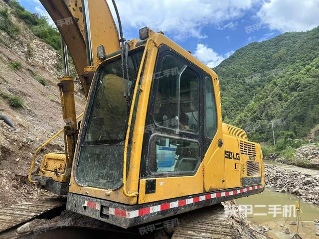 山東臨工LG6210E挖掘機(jī)