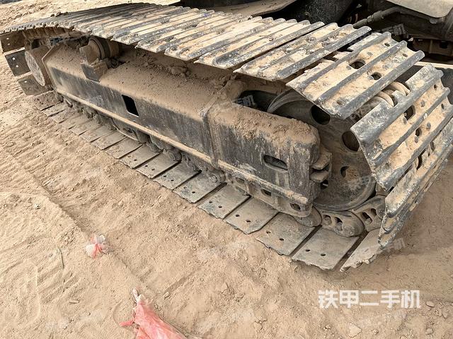 單側履帶整體(整機外觀) 單側履帶整體(整機外觀)