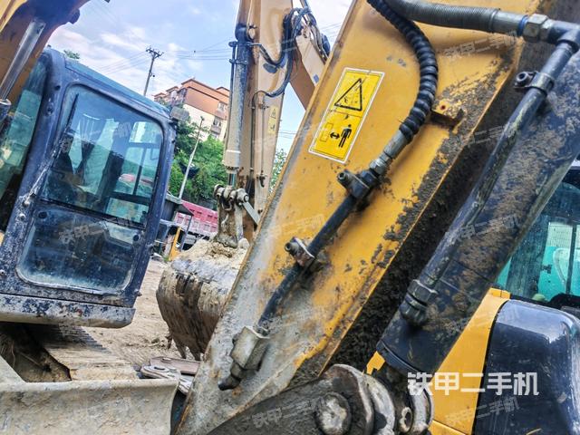 大臂整体 右侧（工作和回转装置）