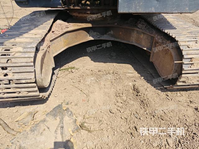 转盘和下车架正前(工作和回转装置) 转盘和下车架正前(工作和回转装置)