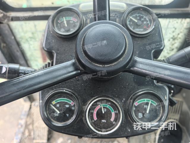 驾驶室整体（整机外观）